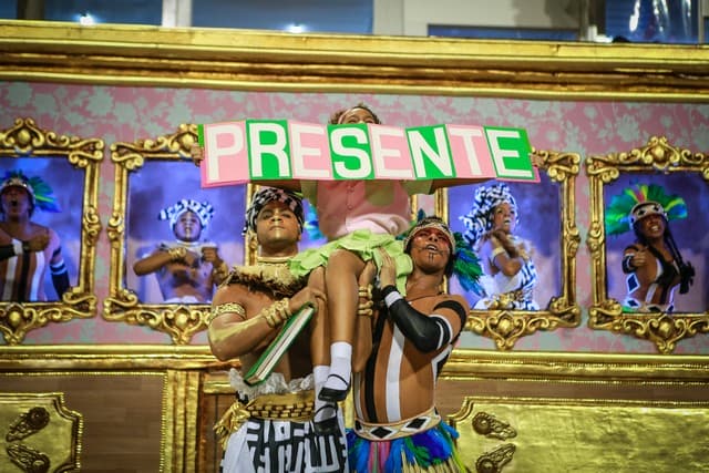 Com homenagem a Marielle e Leci Brandão, Mangueira é a campeã do carnaval carioca de 2019