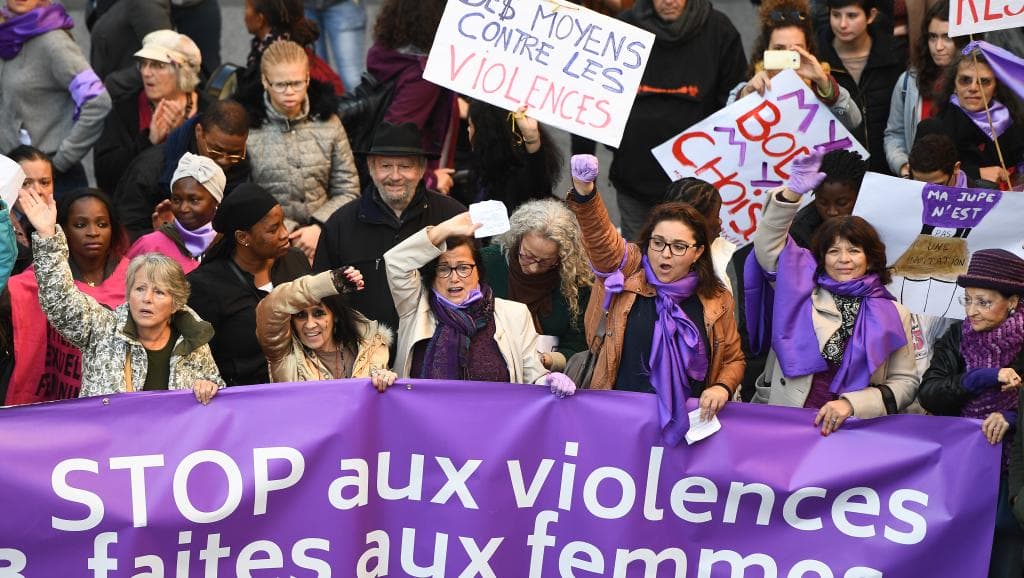 Tribunal francês propõe testar bracelete eletrônico contra violência doméstica