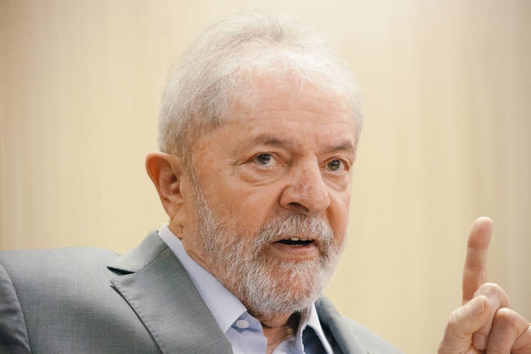 Enquanto Globo e Record ignoram, entrevista de Lula repercute no mundo inteiro