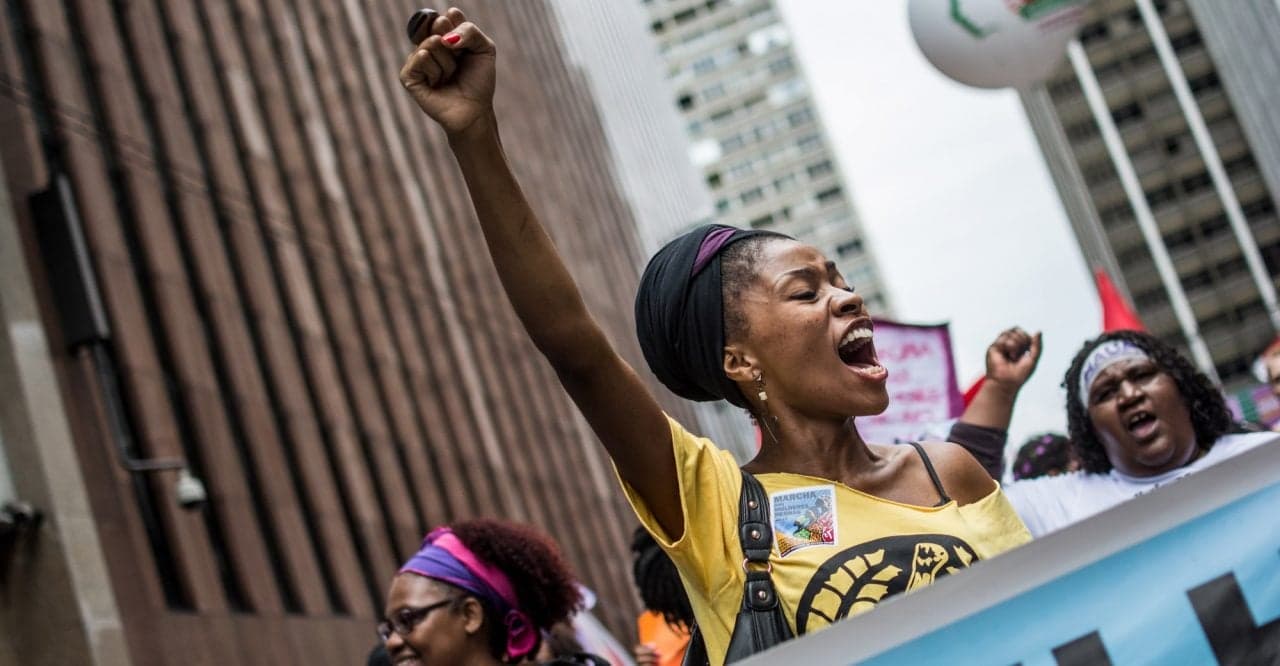 Negras e negros estão mais próximos do feminismo do que brancos no Brasil, aponta pesquisa