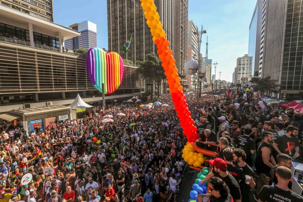 Parada LGBT reúne 3 milhões de pessoas em São Paulo