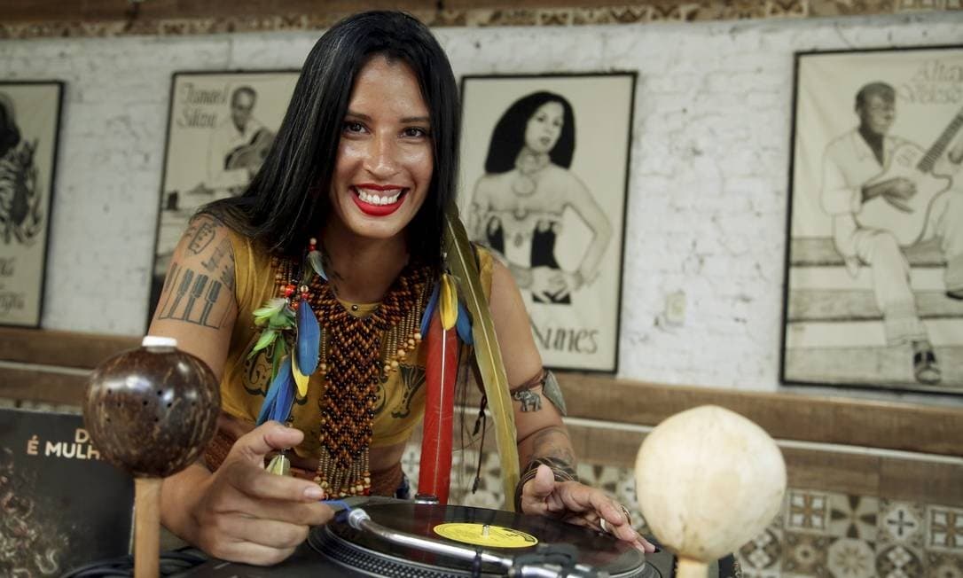 DJs indígenas militam em favor de igualdade racial e de gênero