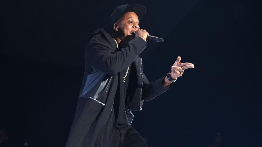 Rapper Jay Z pega metrô de Londres para fazer show