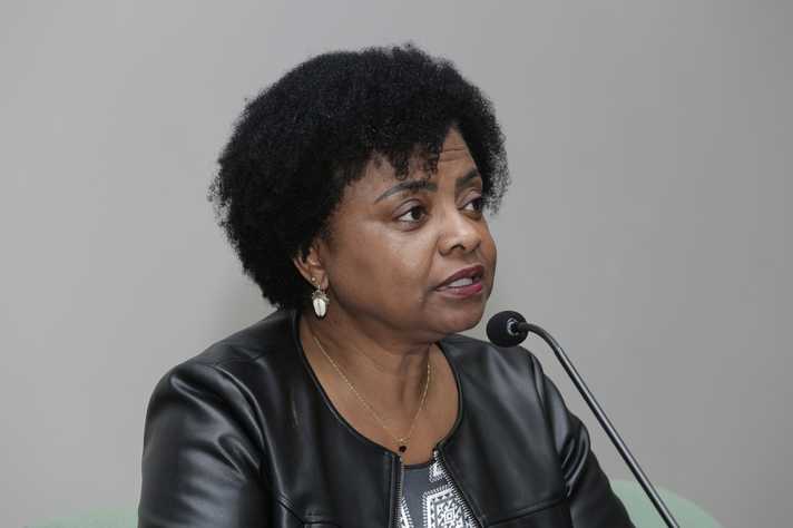 Ataques à ciência têm a diversidade como alvo, afirma Nilma Lino Gomes