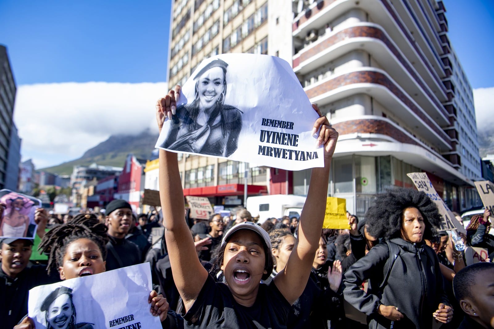 Assassinatos de mulheres na África do Sul causam protestos e impõem pressão ao governo