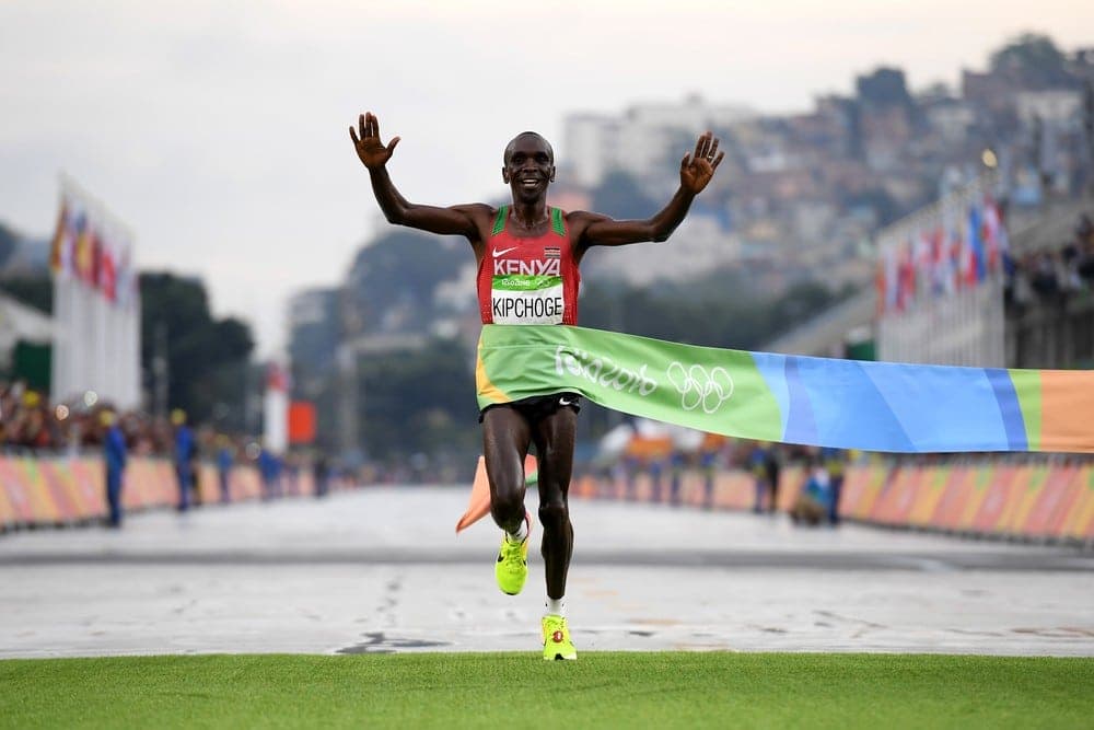 Malária em 2002 e ouro na Rio 2016: conheça Eliud Kipchoge, o 1º homem a correr uma maratona em menos de 2h