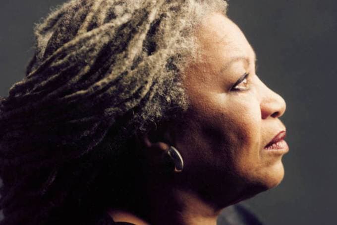 Sai em português ensaios de Toni Morrison sobre racismo e literatura