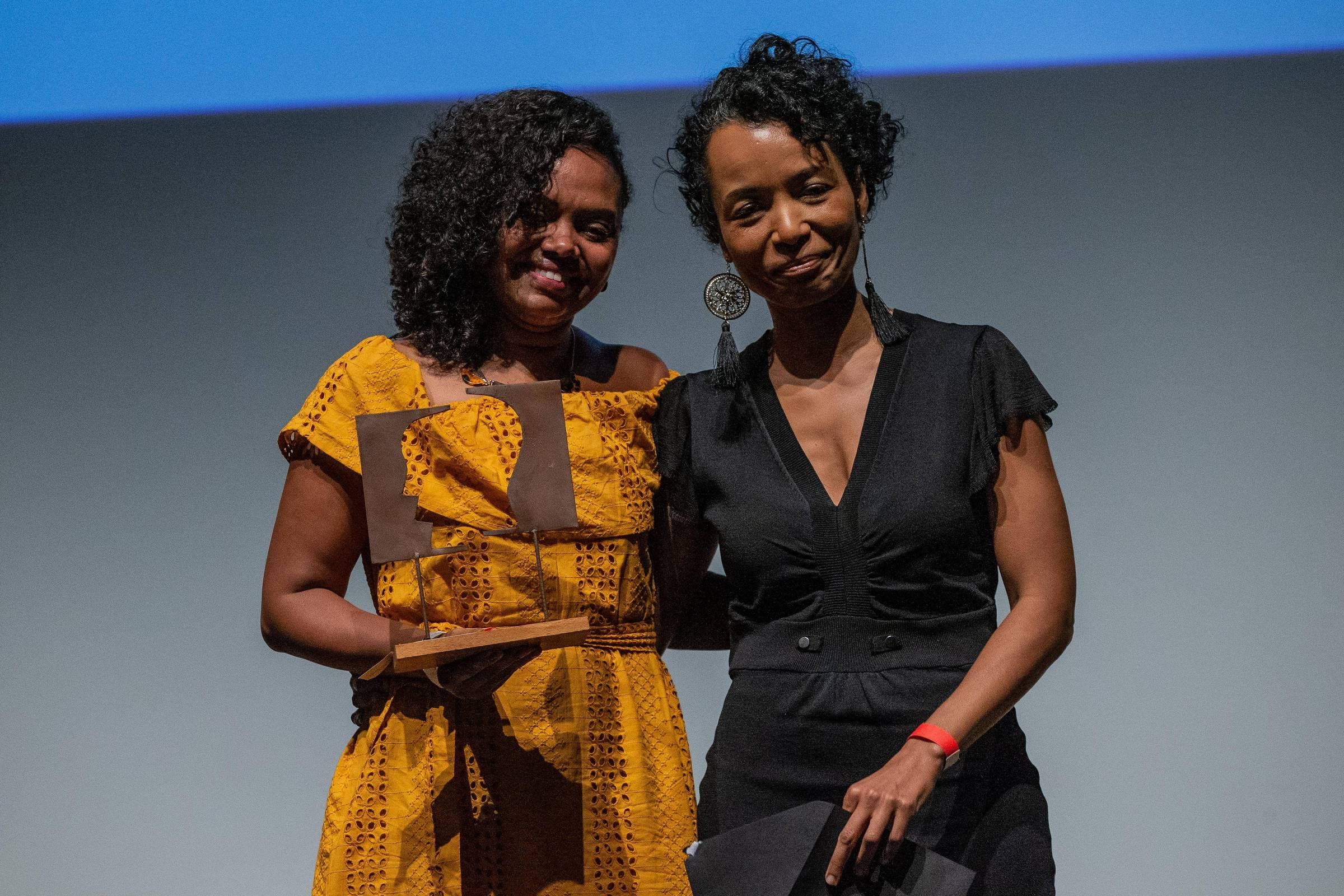 Fundadora da Feira Preta vence o Troféu Grão do Empreendedor Social 2019