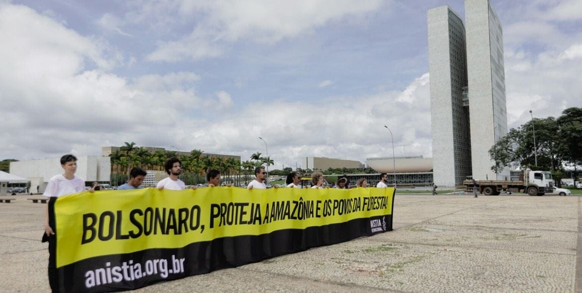 Bolsonaro se nega a receber a Anistia Internacional e lideranças indígenas que exigem a proteção da Amazônia e dos povos tradicionais