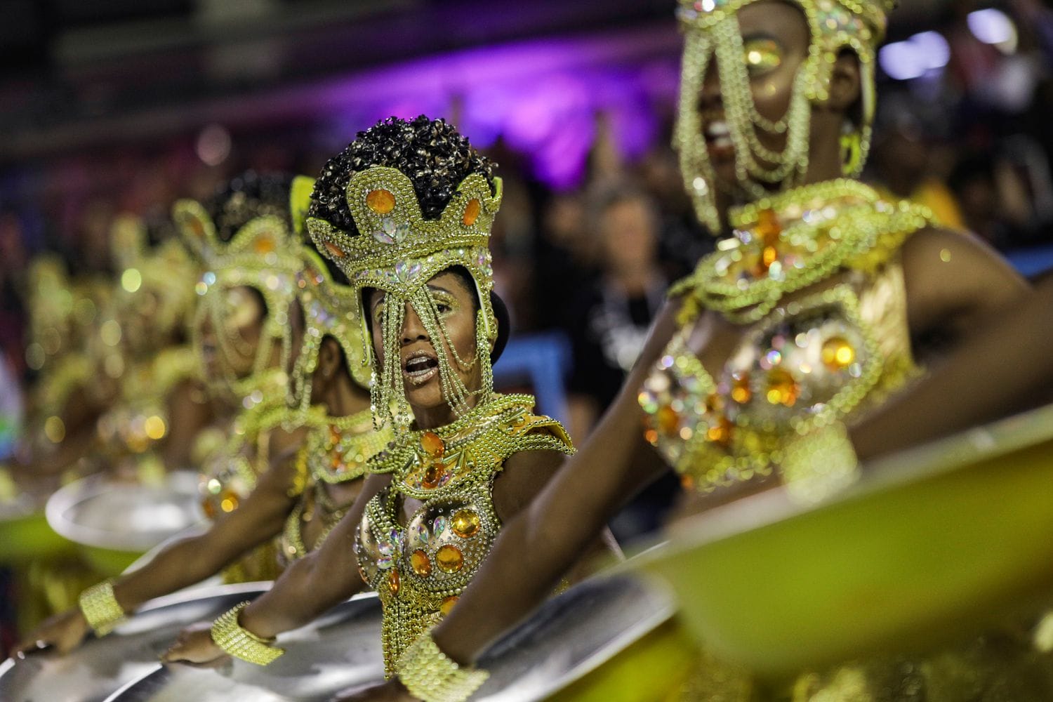 Viradouro homenageia “primeiras feministas do Brasil” e é campeã do Carnaval 2020 no Rio