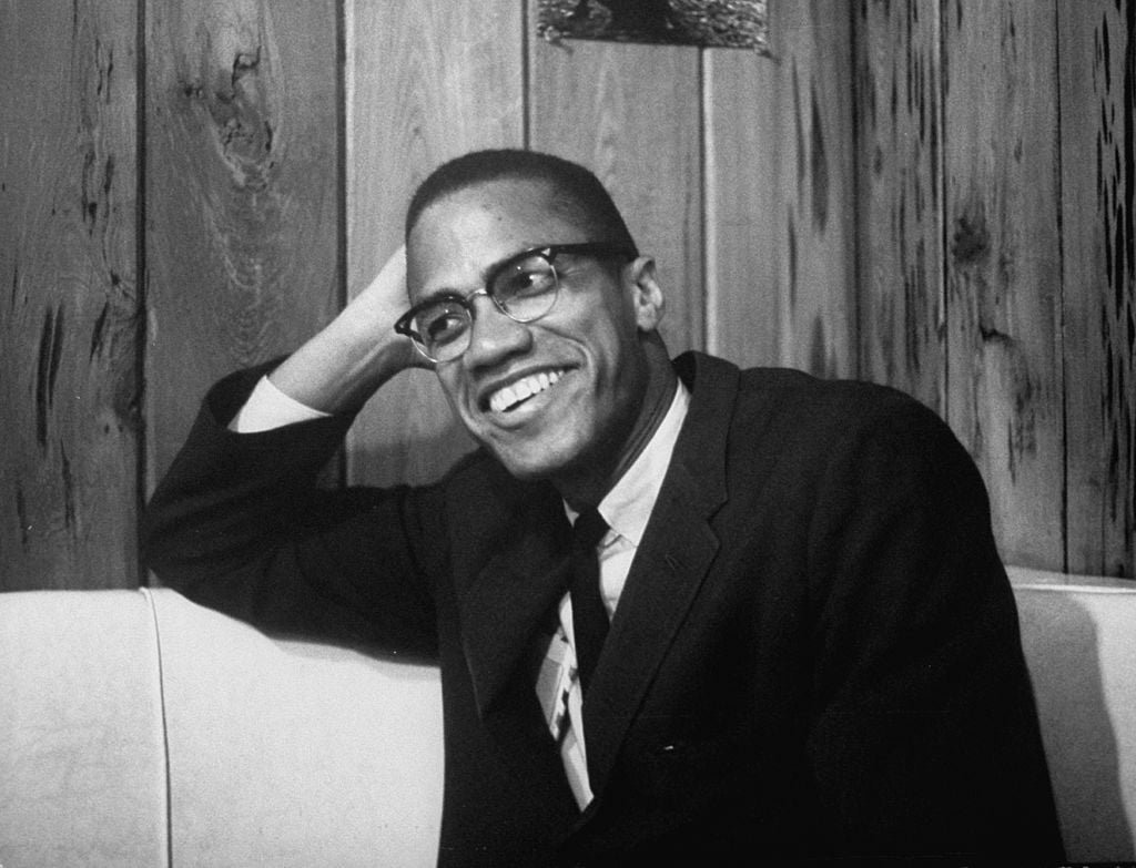 Foto em preto e branco de Malcolm X 