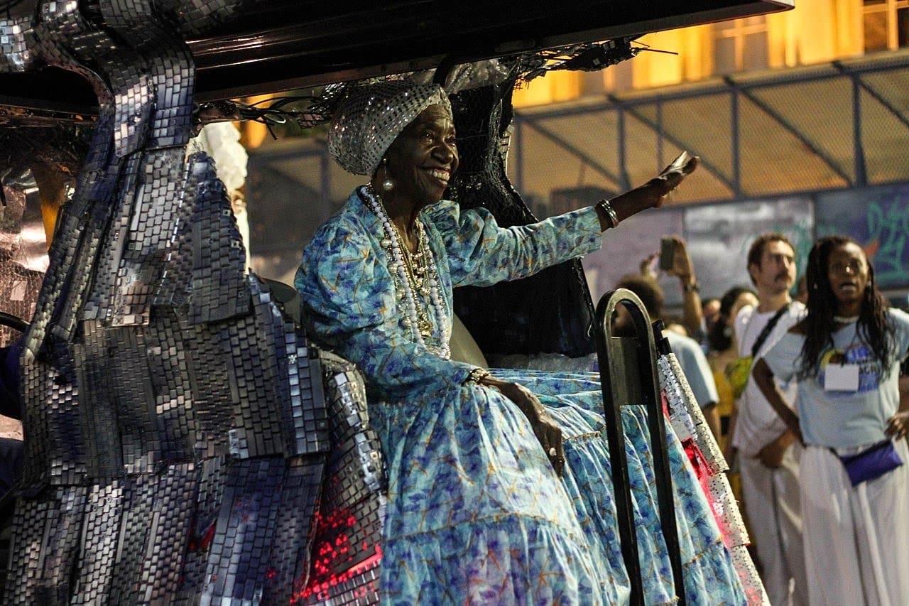 Ilú Obá de Min abre o carnaval de SP com homenagem a Lia de Itamaracá