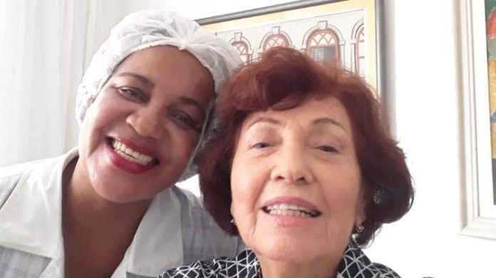 A presidente do Movimento das Donas de Casa e Consumidores da Bahia, Selma Magnavita, e sua empregada Marilene Melo Ramos 