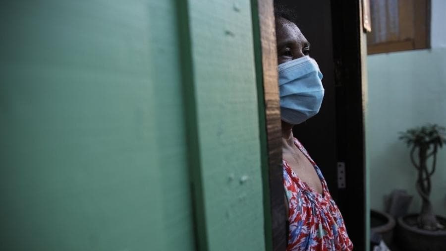 Morrer com coronavírus ou de fome? A escolha dos mais pobres não pode ser esta