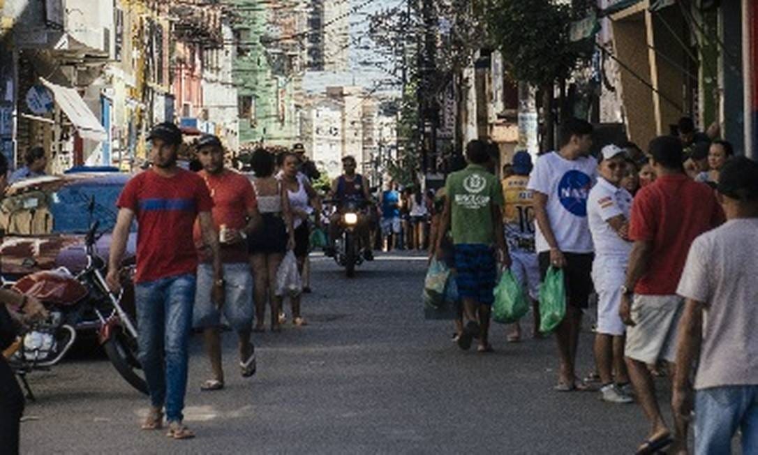 Favelas vão à luta: Maré faz vaquinha e Paraisópolis cria área para isolar infectados