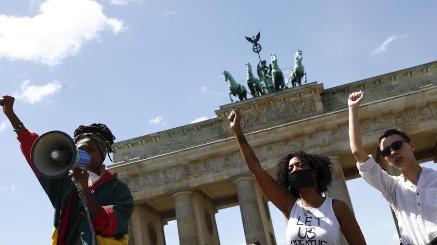 Caso George Floyd: Protestos antirracistas saem dos EUA e chegam a Berlim, Londres e Toronto