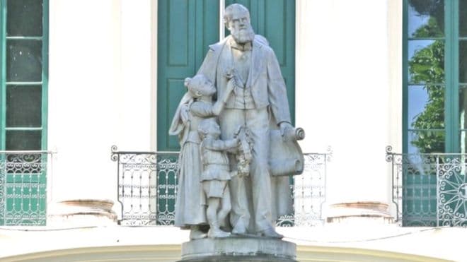 Quem foi Joaquim Pereira Marinho, o traficante de escravos que virou estátua na capital mais negra do Brasil 