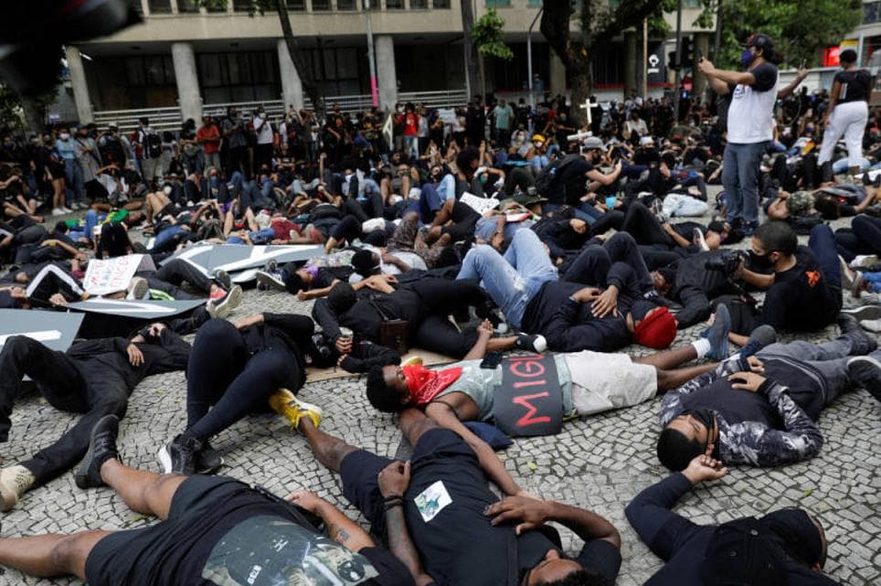 Discurso da ‘passividade’ do negro brasileiro é artimanha de ideologia racista