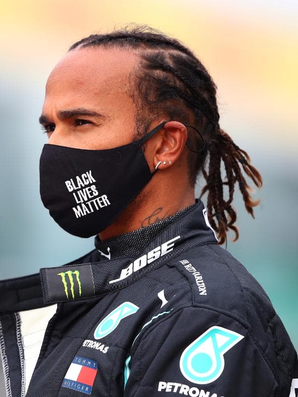 Justiça acata ação contra Piquet por falas racistas sobre Lewis Hamilton