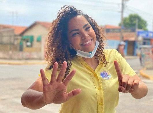 Mulher negra eleita prefeita de Bauru sofre ataques racistas às vésperas da eleição: ‘cara de favelada’