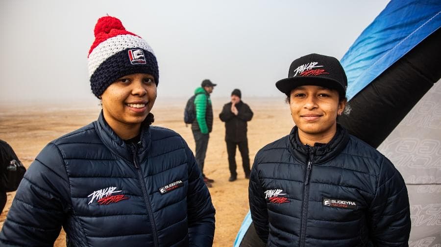 Irmãs de 16 anos são alvos de racismo e sexismo no Rally Dakar; FIA repudia