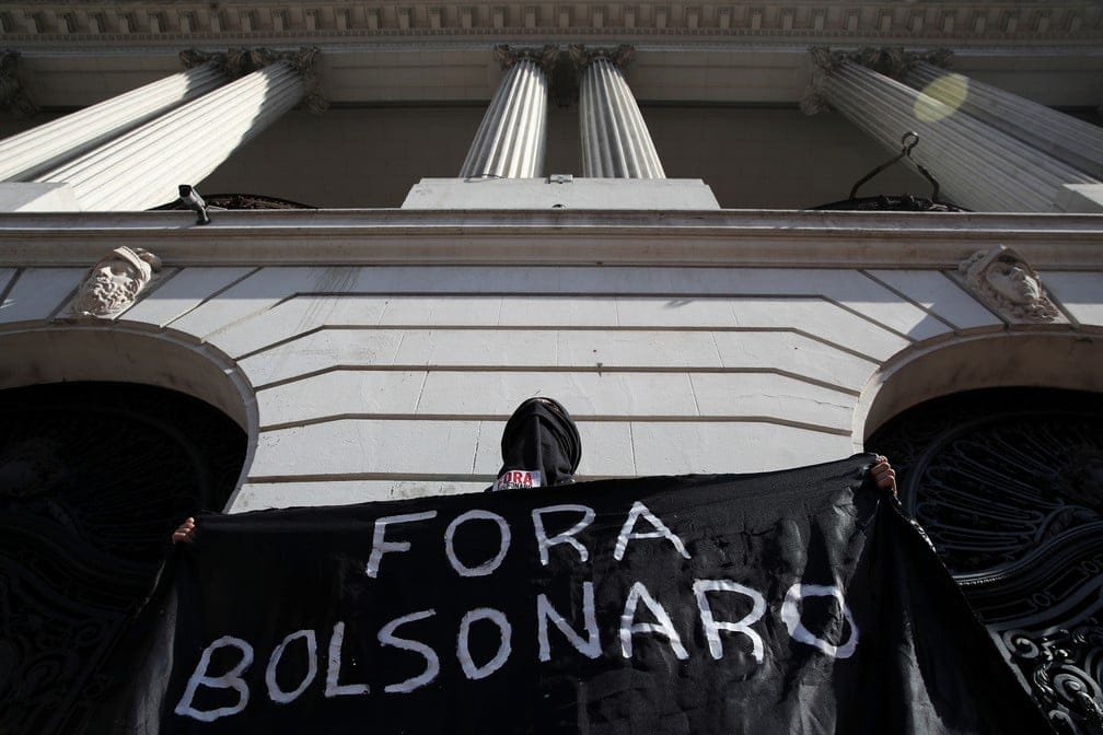 Veja como foram os atos pelo “Fora Bolsonaro” e por vacina no braço em todo o Brasil