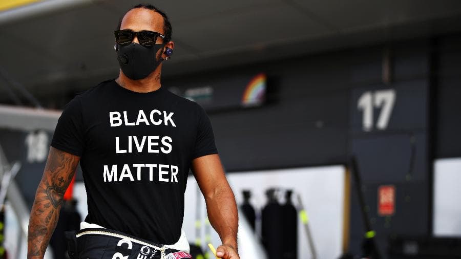 Hamilton se revolta com reações racistas por vice da Inglaterra: ‘Nojento’