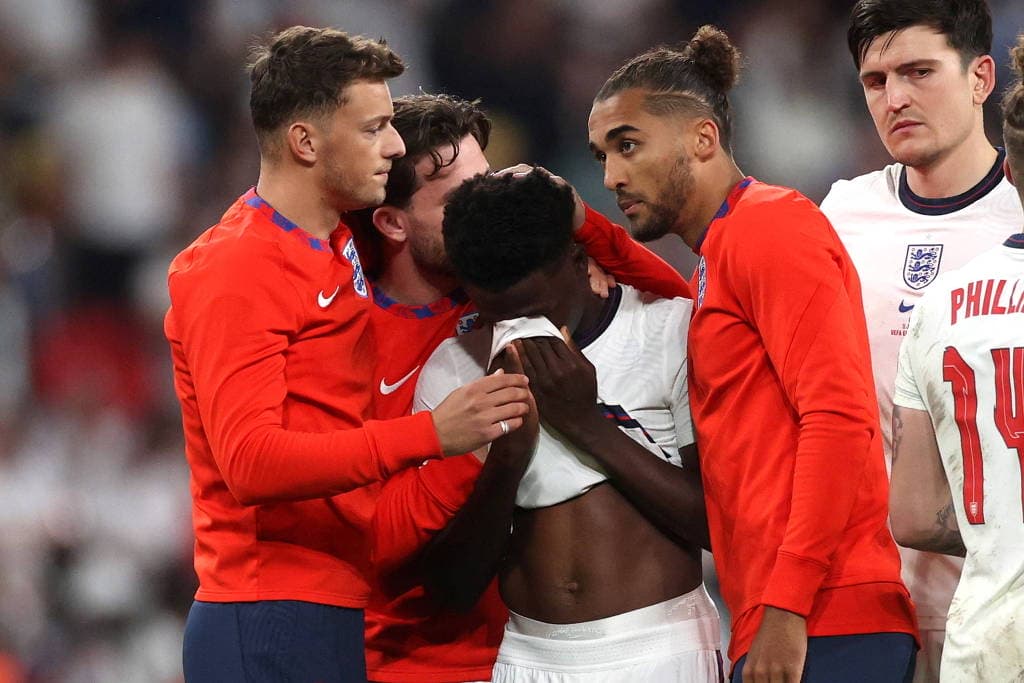 Federação inglesa condena racismo contra jogadores após a derrota da Inglaterra