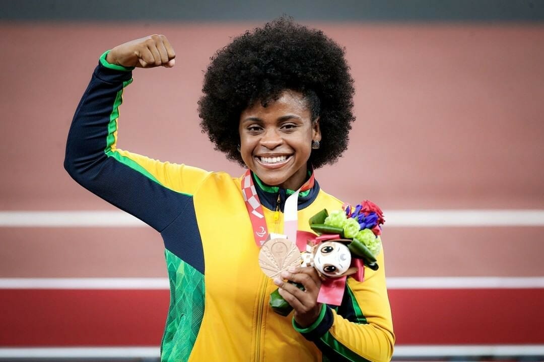 Força feminina: mulheres brilham em dia de medalhas para o Brasil nas Paralimpíadas