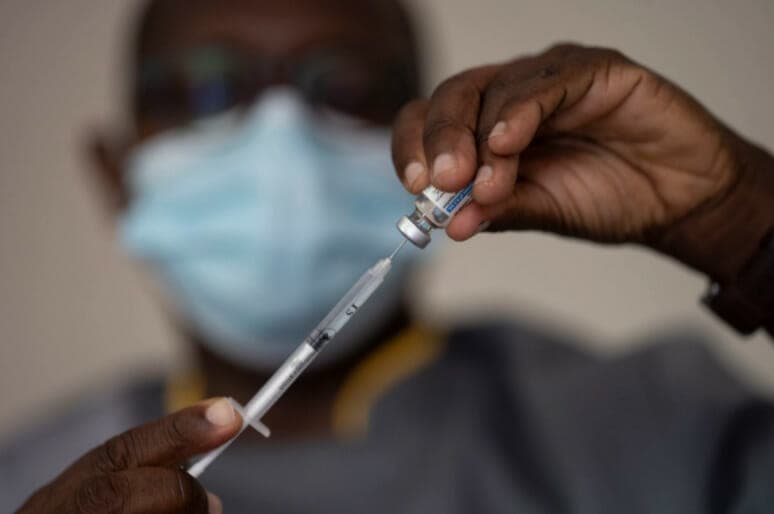Anistia Internacional acusa seis farmacêuticas de “alimentar uma crise de direitos humanos sem precedentes”