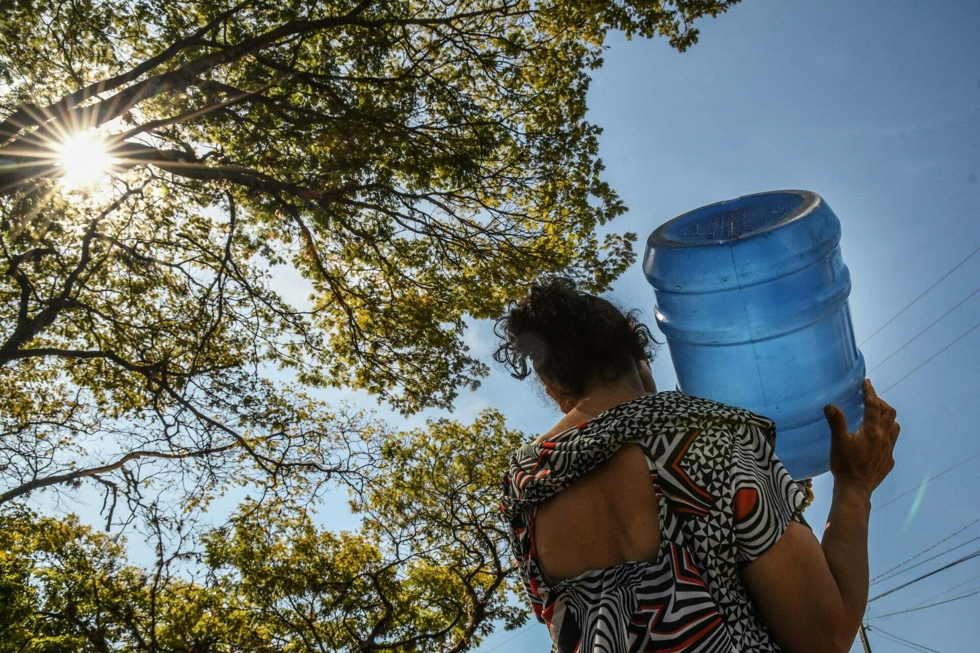 Como a pandemia escancarou a desigualdade no acesso à água e na mobilidade