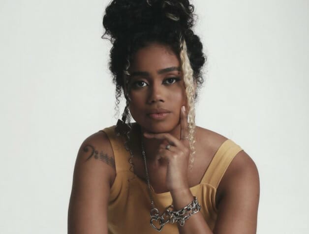 Quem é Melly, cantora e compositora revelação do R&B nacional?