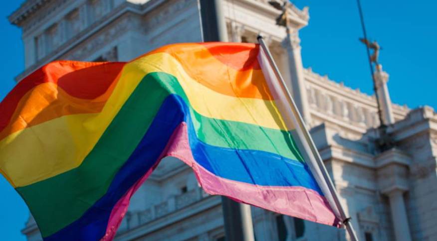 França criminaliza “cura gay” com pena que pode chegar a 3 anos de cadeia