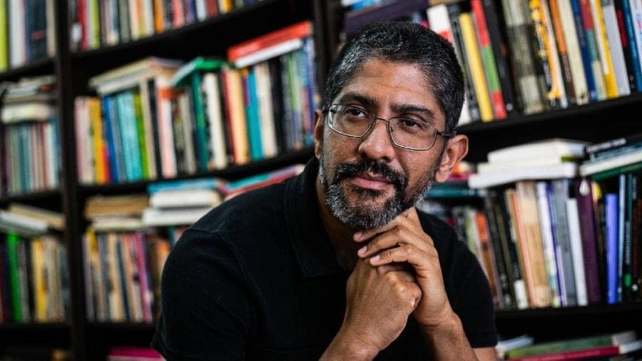 Escritor Jeferson Tenório relata ataques racistas e ameaça: ‘CPF cancelado’