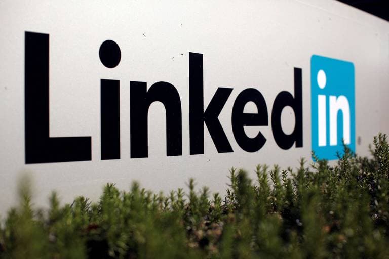 LinkedIn recua e passa a permitir anúncios de vaga para minorias