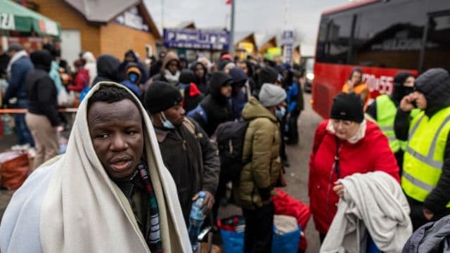 Africanos estão sendo impedidos de deixar Ucrânia por ‘racismo’, diz União Africana