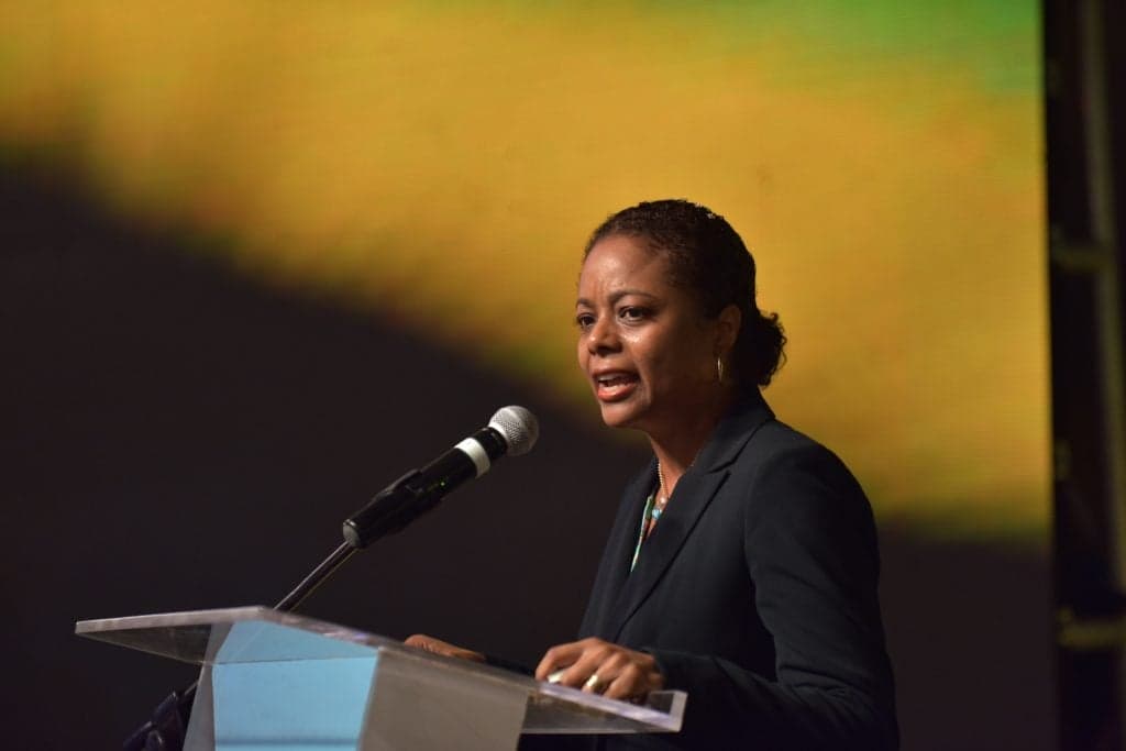 Jamaica inicia processo que pode levar ao rompimento com a monarquia britânica