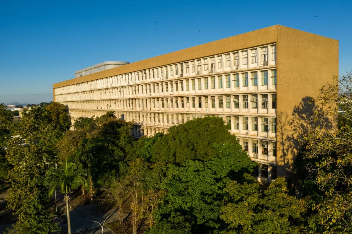 Em novo corte, MEC retira R$ 220 milhões das universidades federais: ‘Insustentável’, diz reitor