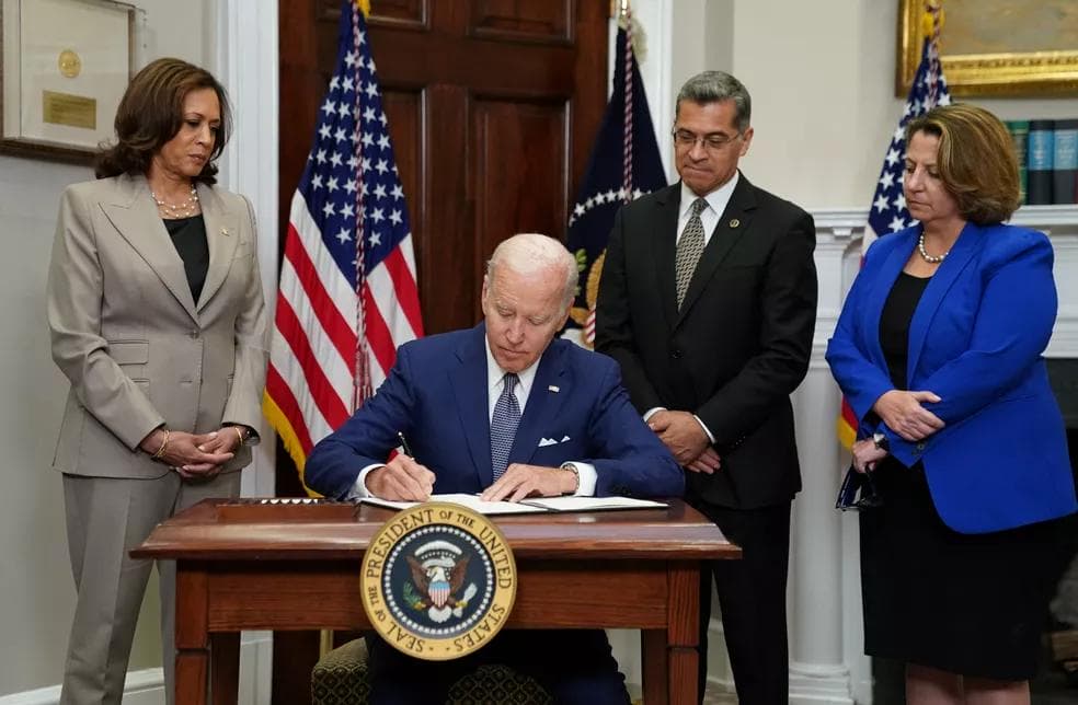 Biden avalia declarar emergência de saúde pública relacionada ao aborto