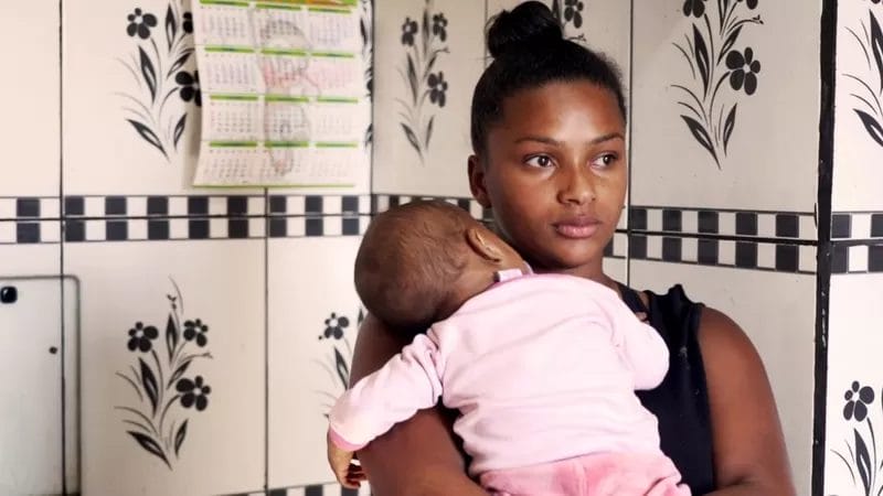 ‘Minha filha nasceu desnutrida’: 10 milhões de crianças sobrevivem em famílias com R$ 300 por mês