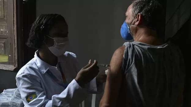 Como apagão de dados sobre vacinação no Brasil traz de volta ameaça de doenças já controladas