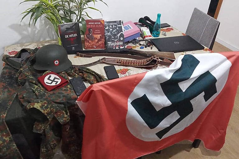 Suspeitos de integrarem grupo neonazista são presos em SC