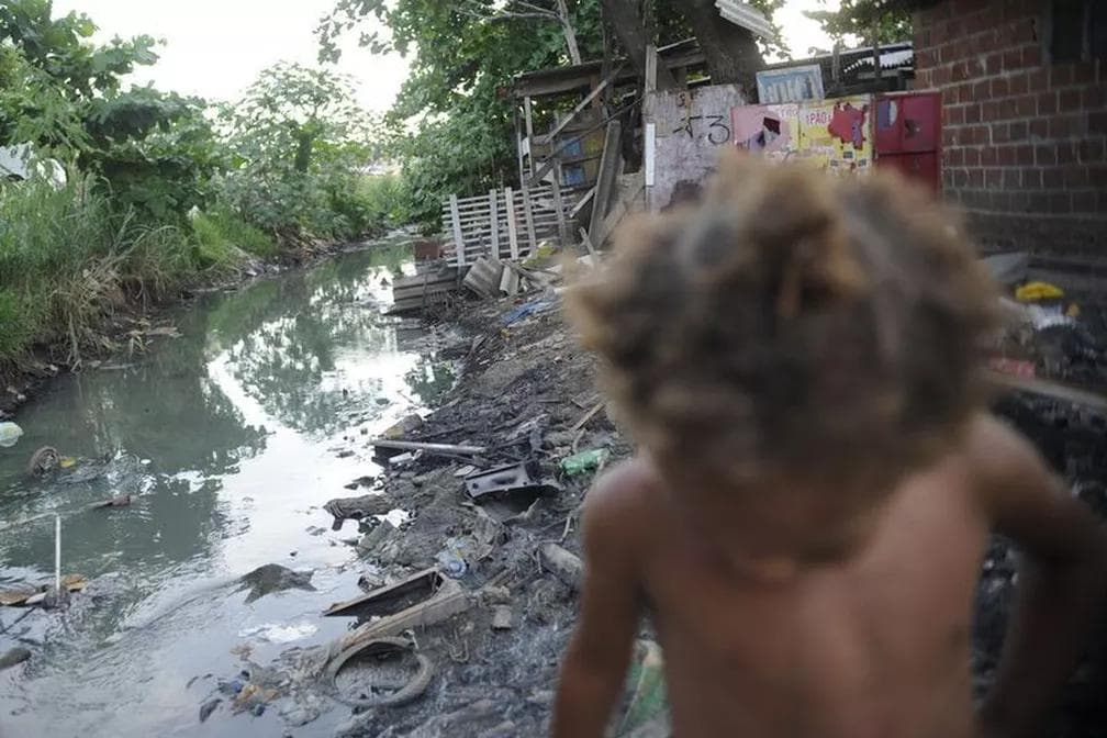 Extrema pobreza bate recorde no Brasil em dois anos de pandemia, diz IBGE