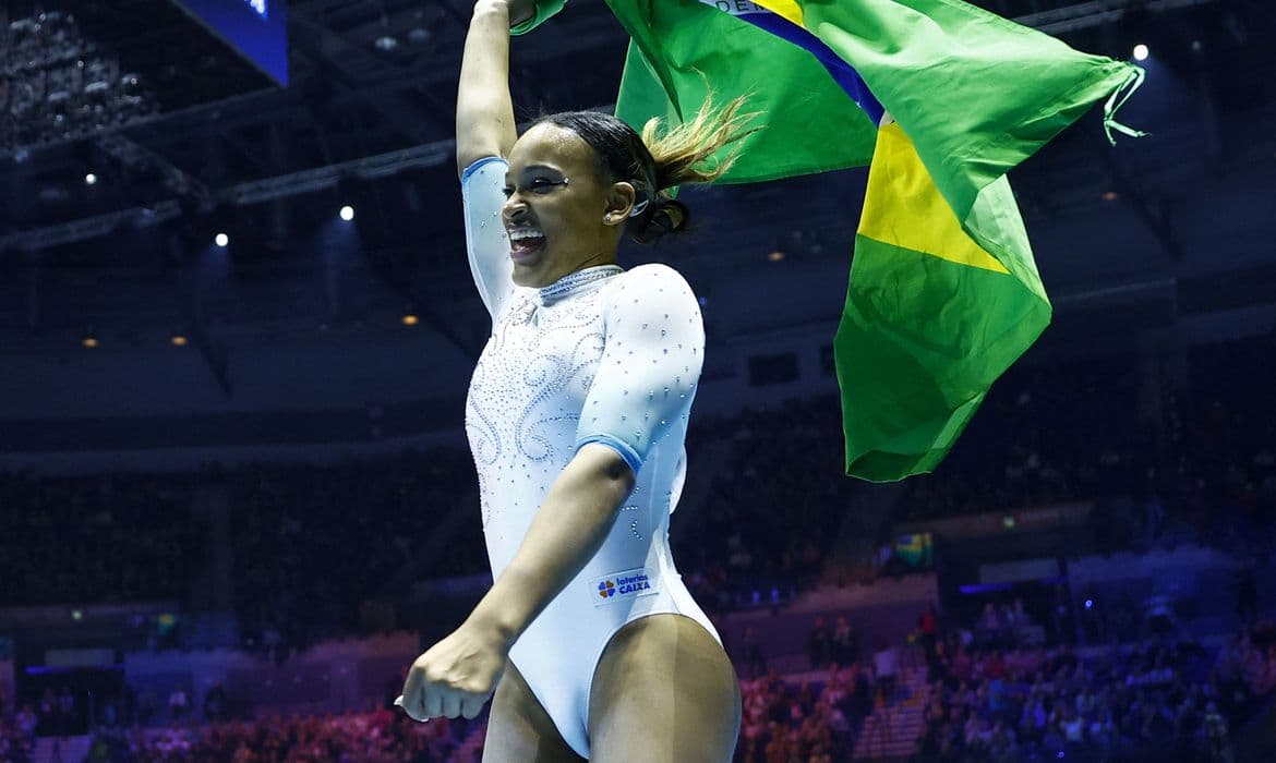 Rebeca Andrade é ouro e se consagra como a melhor ginasta do mundo