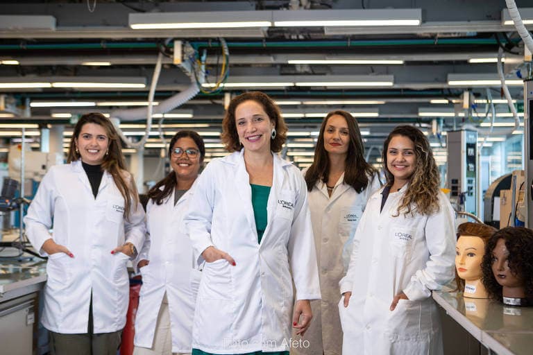 Mulheres são maioria dos cientistas no Brasil, mas quase nunca chegam ao topo