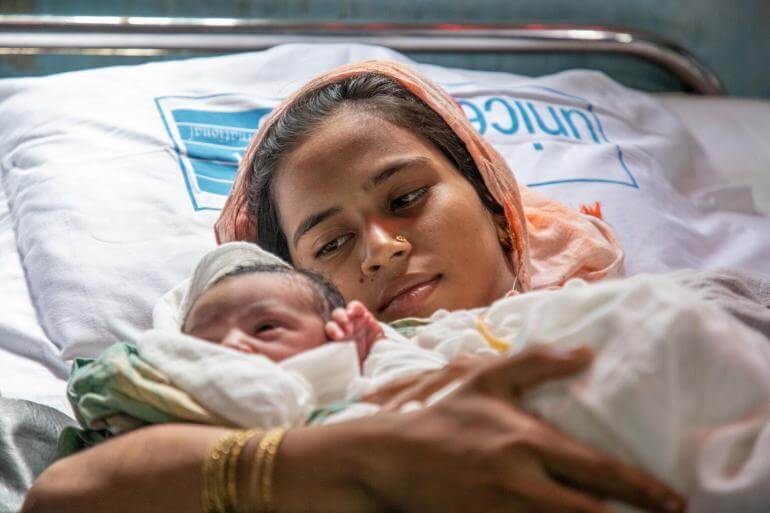 Uma mulher morre a cada dois minutos devido à gravidez ou ao parto, segundo agências da ONU